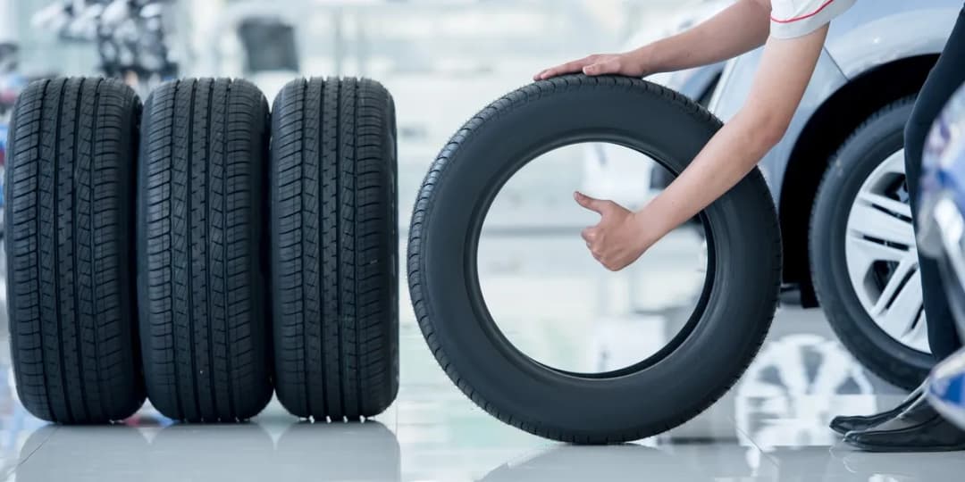 Czy opony całoroczne mają sens? Sprawdź, co musisz wiedzieć przed zakupem