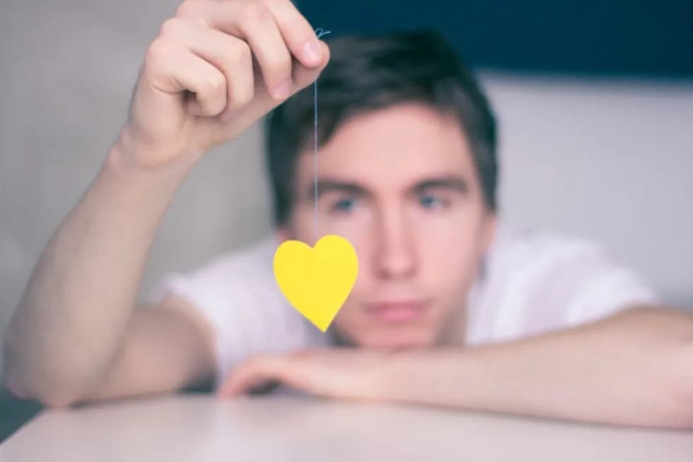 Czy miłość platoniczna ma sens? Odkryj jej głębię i znaczenie